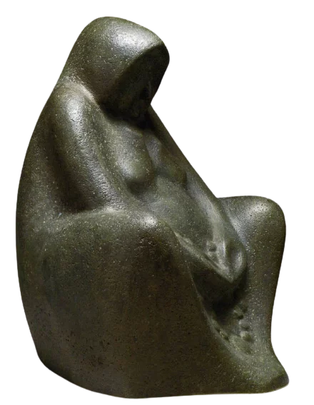 Mujer sentada, rezando